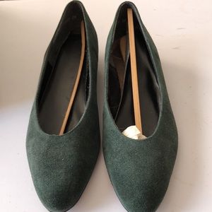 Vintage Forrest Green Suede Feel Point Toe Flats 8.5